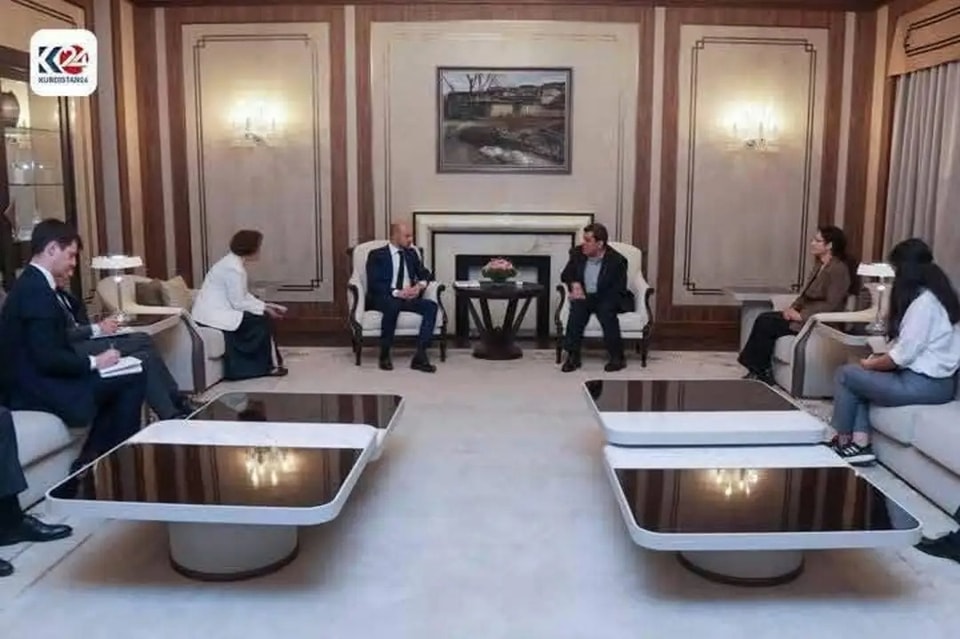 هذه الصورة... لها ما لها وعليها ما عليها...
ننتظر رد حكومة الجمهورية العربية السورية...