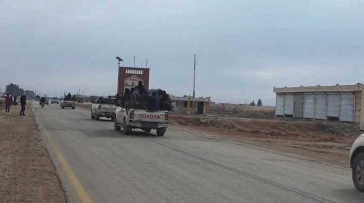 الرقة دير الزور الحسكة عيوننا إليك ترحل كل يوم... 💚

#عاشت_سورية #الجمهورية_العربية_السورية
#تسقط_ق...