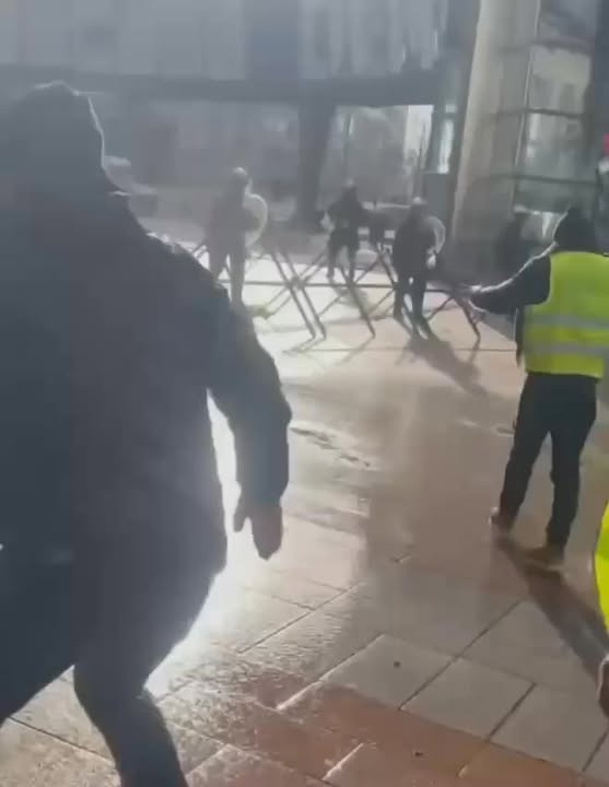 #حسكتنا_ماننطيها
بالله عليكم هل هذا مظهر أصحاب فكر وقضية عادلة (روژاڤا التي يريدونها على حساب اراضين...